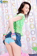 Online girls stunningly