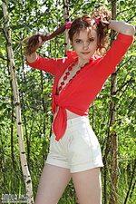 Modeling gallerie naked art on the nature