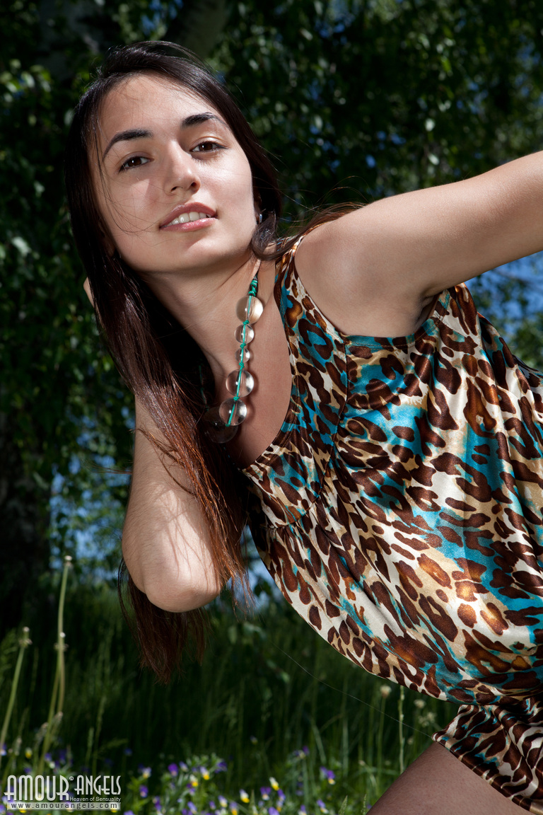 Tempting youngers cute pussies beauty