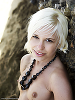 Outdoor link art nude photos
