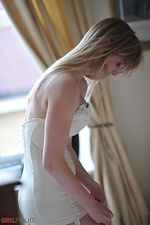 Nubile nude girl natural