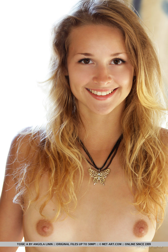 Fine softcore met art babes topless met art nude bodies met art nude girl sensually sample erotica