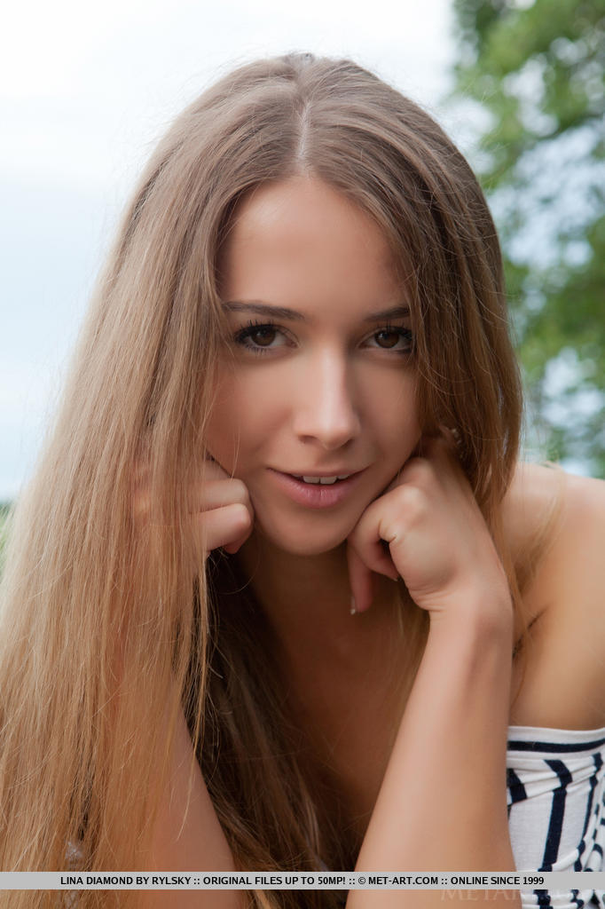 Supermodel miss natural horny nasty juicy outdoor innocent naked beauties online erotic