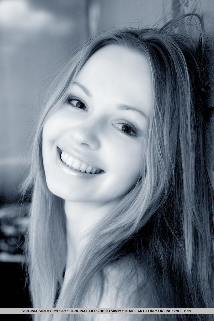 Hot babes bomb eighteen naked photography teeny met art outdoors modeling bomb position art met art