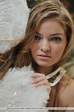 Young great fine naked girls teenie happy pix dazzling smile nature met art stars