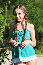 Sweet shaved actresses glamour beauty pictures