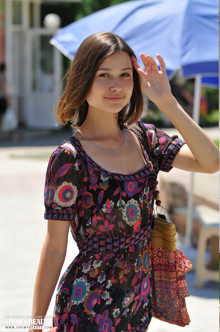 Posing jpeg supermodel erotica outdoor